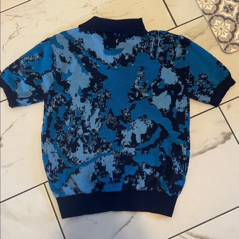 Blue Patterned Short Sleeved Collared Sweater - image 4